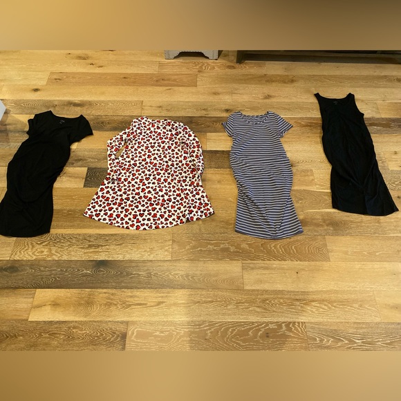 Maternity Haul - Size Medium - 34 items included || pants, dresses, tops, swim - Picture 11 of 16